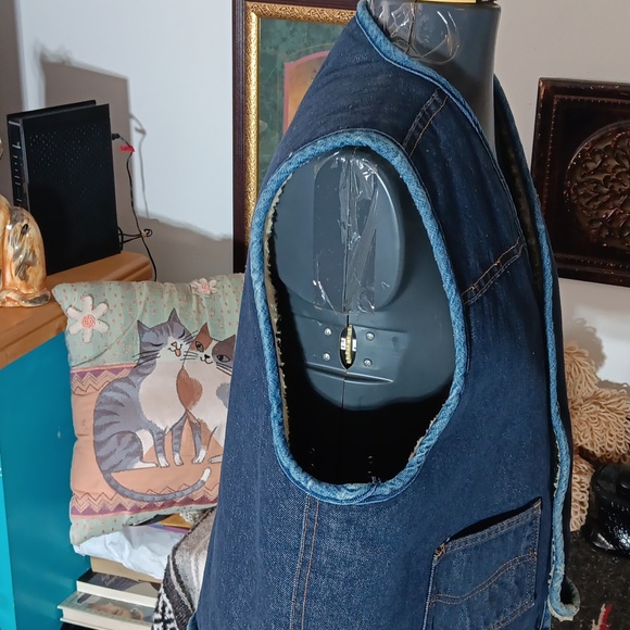 Vintage Montgomery Ward Sherpa Lined Denim Vest. - Picture 6 of 9